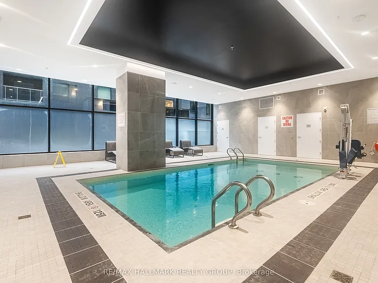 340 Queen St #1403 — Photo 31
