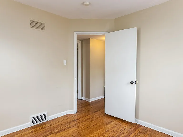 2073 Garfield St — Photo 3