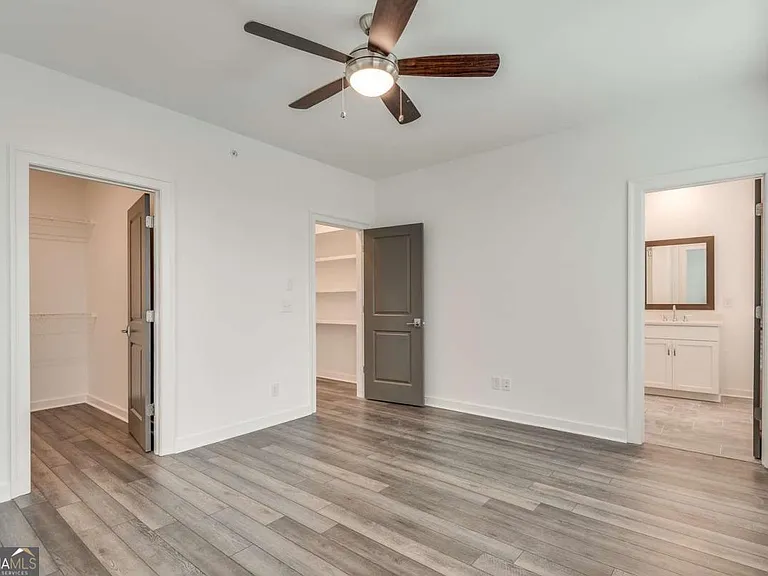 513 Burton Dr — Photo 9