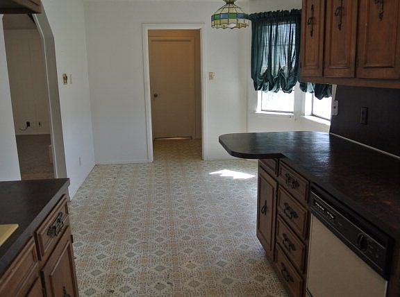 3rd image of 34 Corona Cir