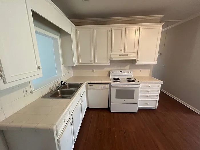 2428 Watson St #A — Photo 18