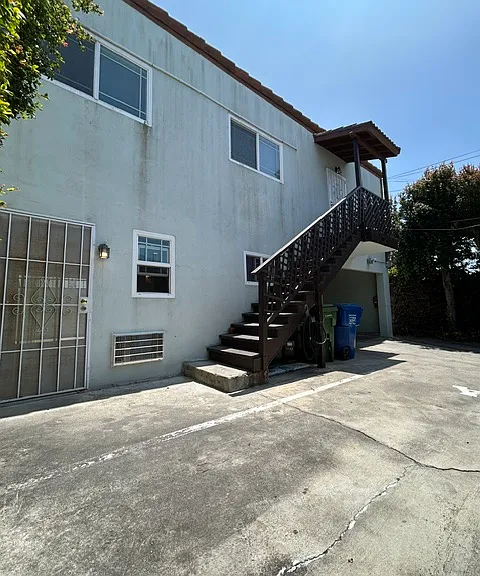 412 1/2 Rose Ave #A — Photo 9