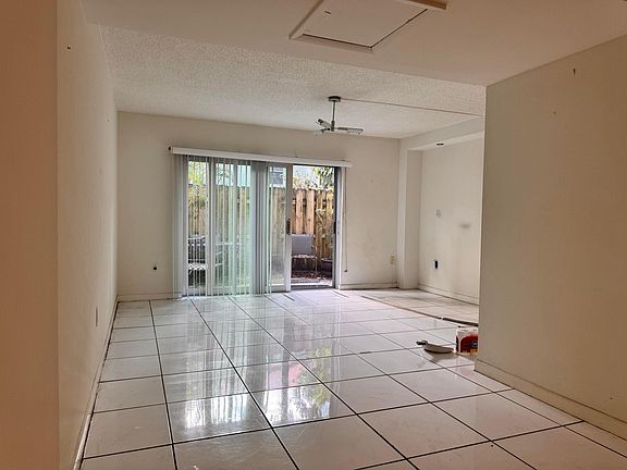 2nd image of 801 W Oakland Park Boulevard #C6