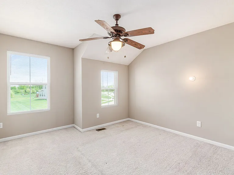 5642 Coventry Ct — Photo 46