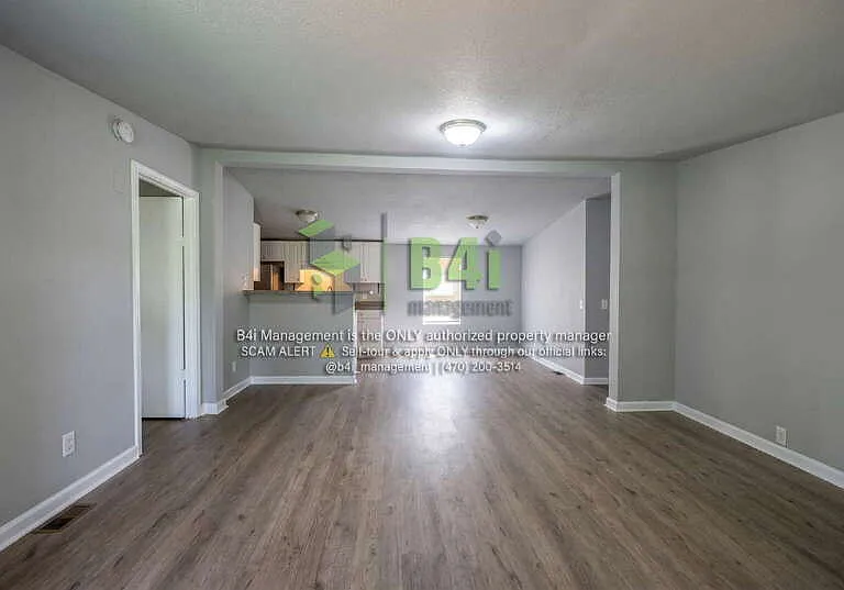 355 Steele Dr — Photo 8