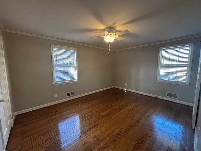 807 Barrett Ln — Photo 16