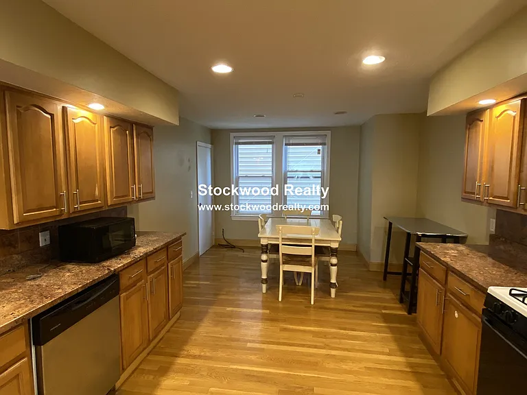 38 Mount Vernon St #2 — Photo 8