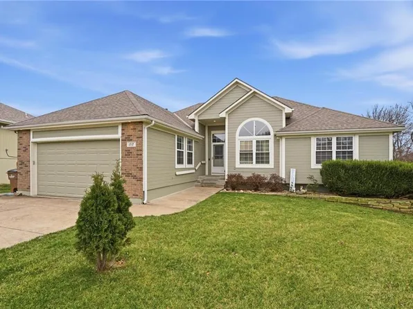 1717 Overbrook Ln, Raymore, MO 64083