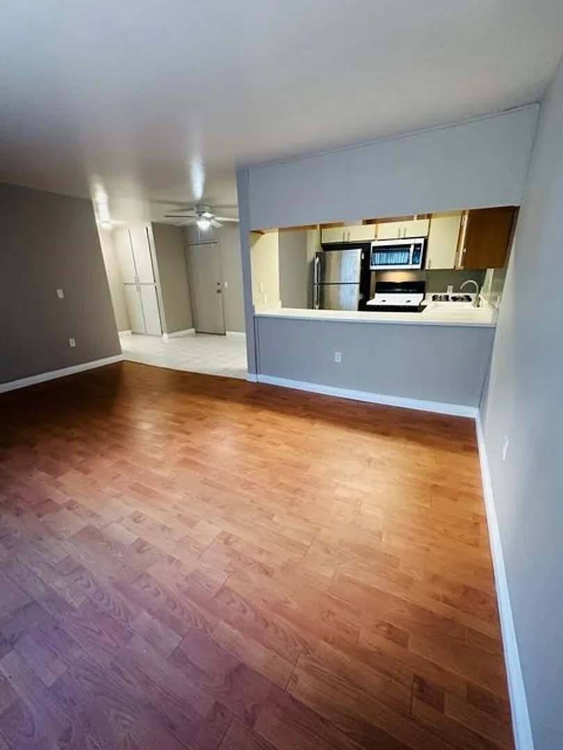 Schrader Apartments, LLC — Photo 3