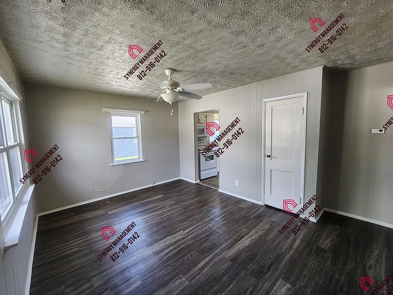 2051 Covert Ave #B — Photo 2