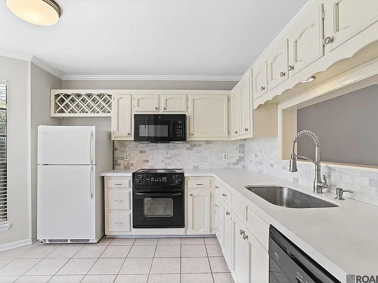 9849 Siegen Ln — Photo 6