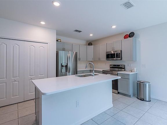 3rd image of 13459 BANYAN ROAD