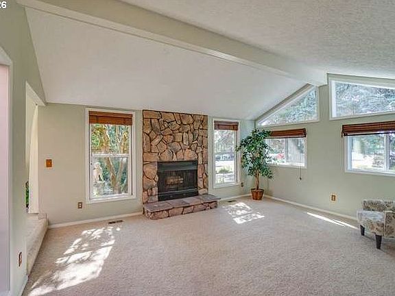 4th image of 2716 NE 157th St
