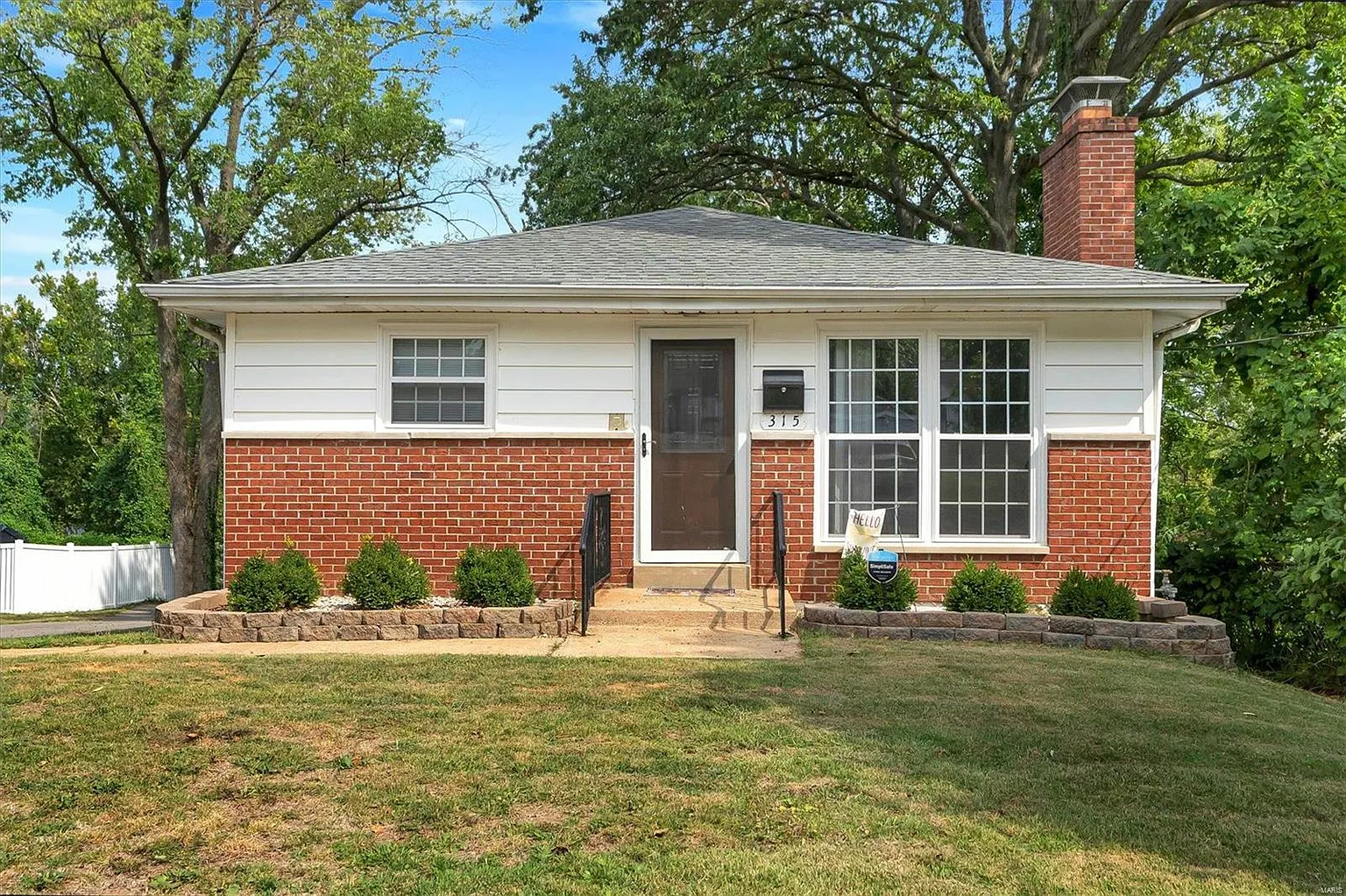 315 Lithia Ave photo 1