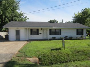 665 E Castleberry St, Piggott, AR 72454