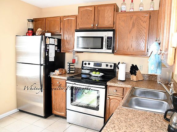3rd image of 175 Franklin Parke Ct