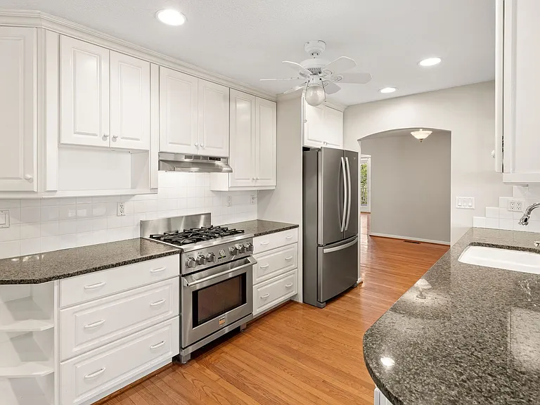 119 W Chippendale Dr — Photo 14