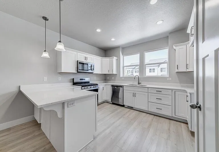 1487 N 3830 W #NEXT TO BATHROOM — Photo 6