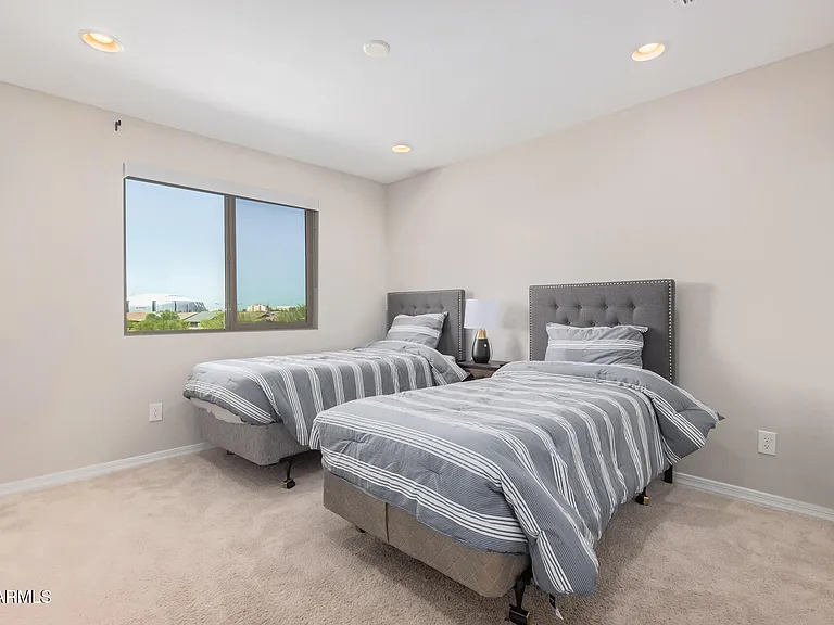 5654 N 88th Ln — Photo 35