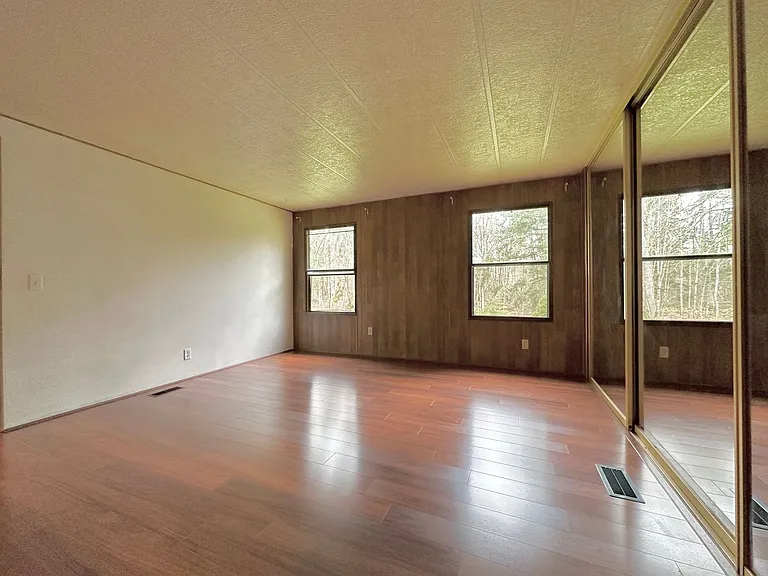 25706 NE 47th Pl — Photo 12