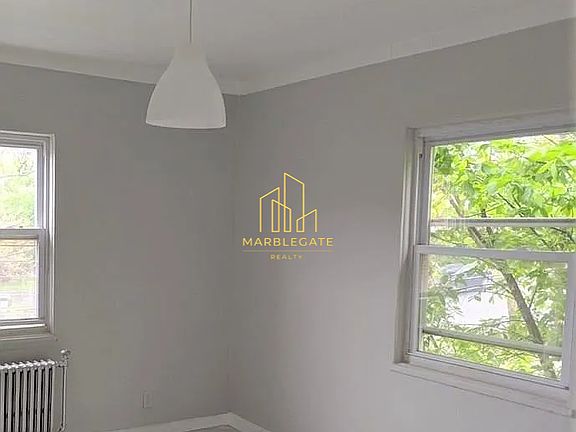 4th image of 70 Crawford St #99
