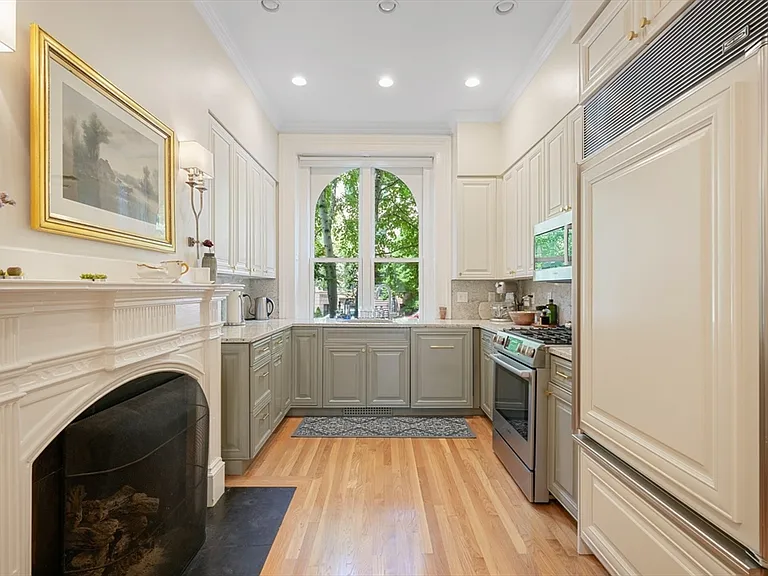 28 Marlborough St #1 — Photo 9