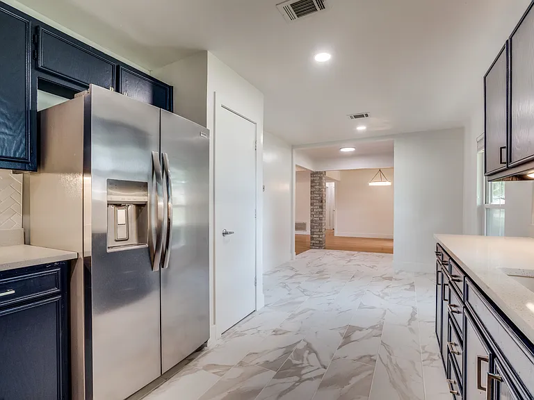 1323 Lark Ln — Photo 17