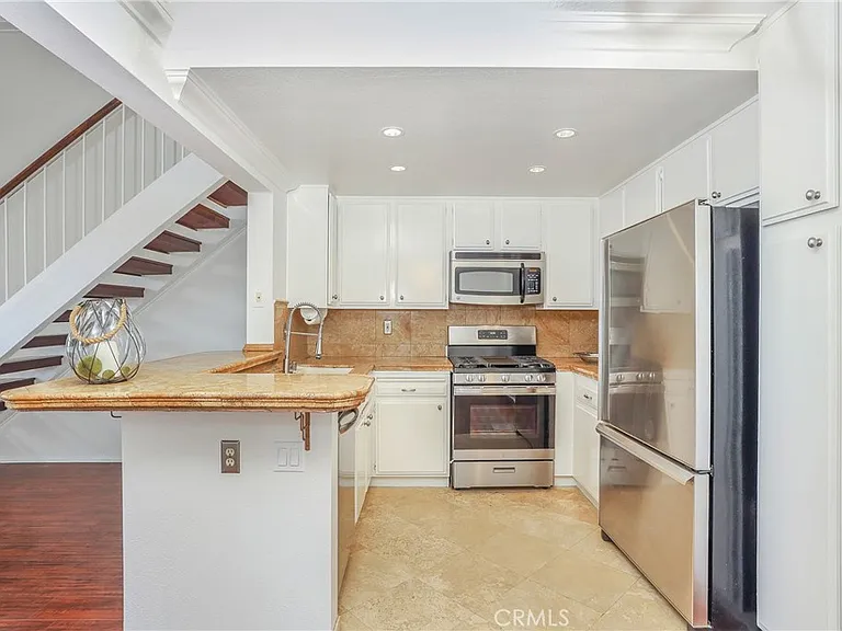 24491 Mozer Dr — Photo 10