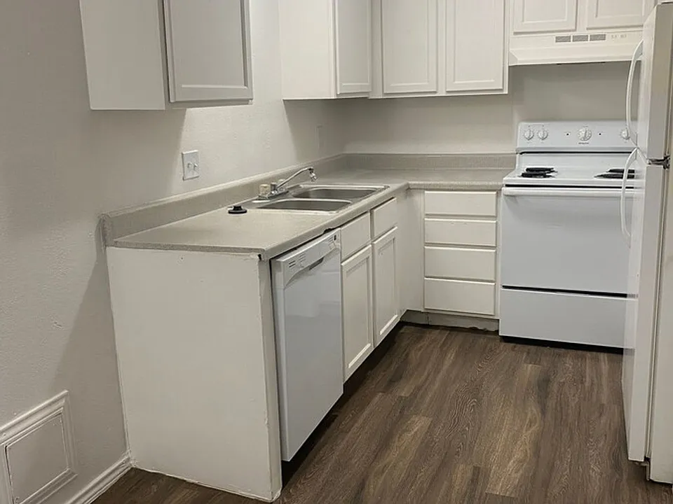 The Ivy Apartments-OK