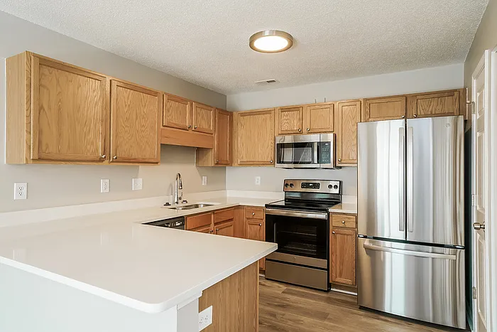 7513 Brighton Hill Ln — Photo 8