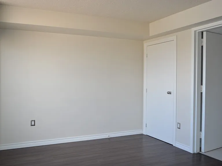 570 King St W — Photo 6