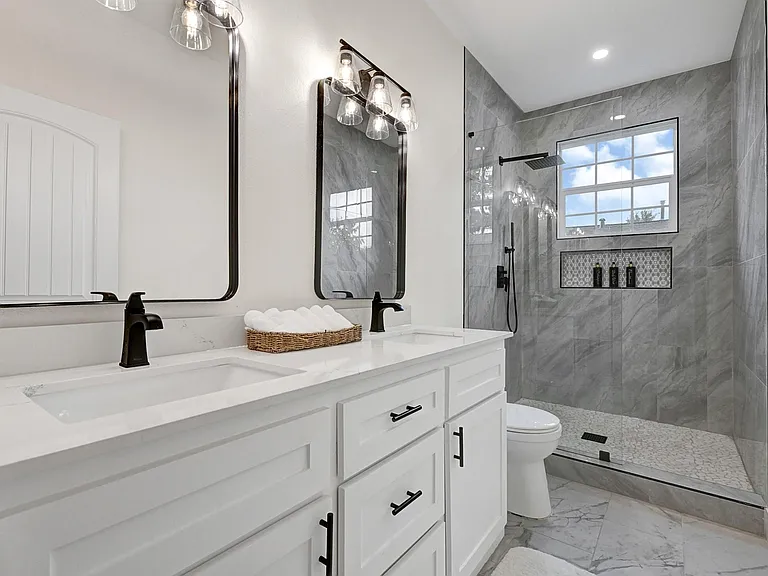 2412 Lucas St — Photo 15