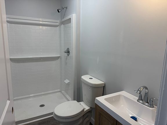 4th image of 410 Willow St