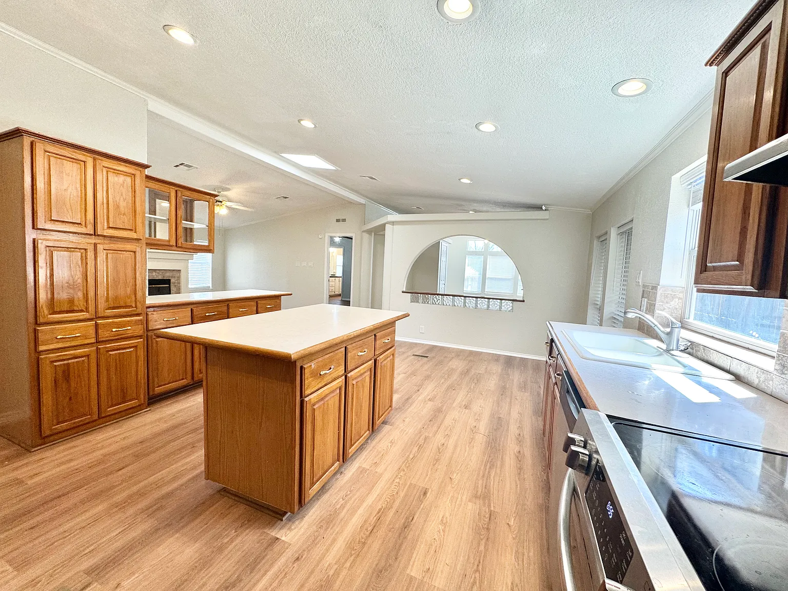191 Corridor Oaks — Photo 3