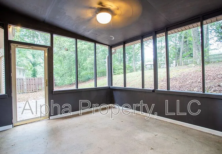 108 Duquesne Dr — Photo 24