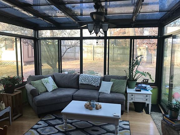 4 Season Sunroom (open to kitchen)