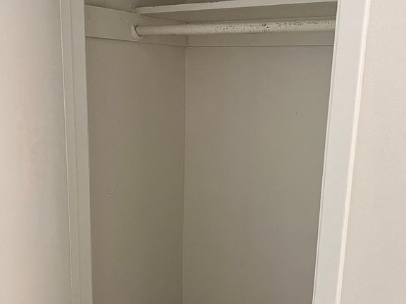4th image of 4931 Kurz Cir