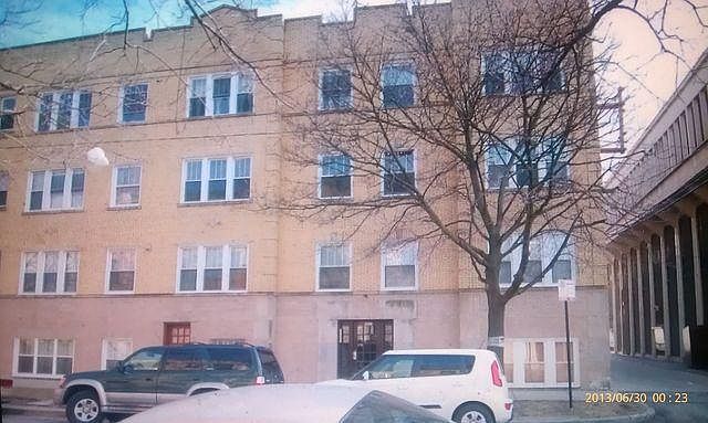 1st image of 2331 W Arthur Ave APT 3E