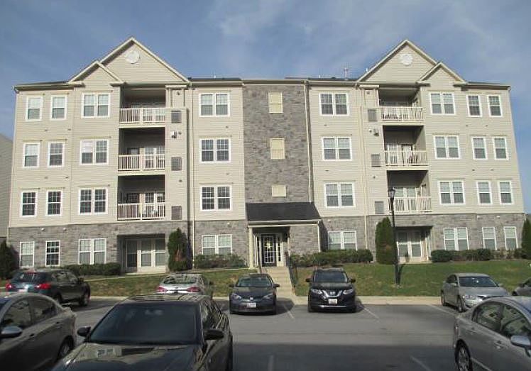 1st image of 5305 Wyndholme Cir Unit 202