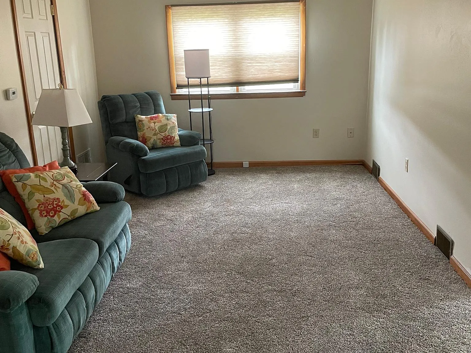 3 bed, 1216 sqft, $1,375 — Photo 3