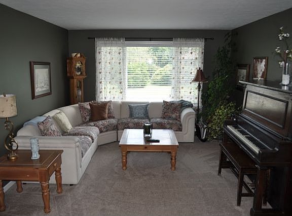 2nd image of 10211 N Forrest Dr