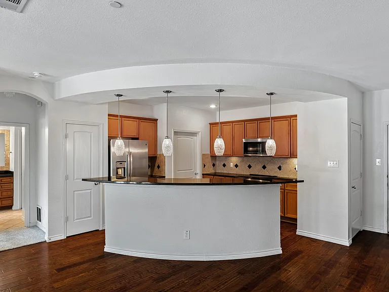 950 Henderson St #1104 — Photo 4