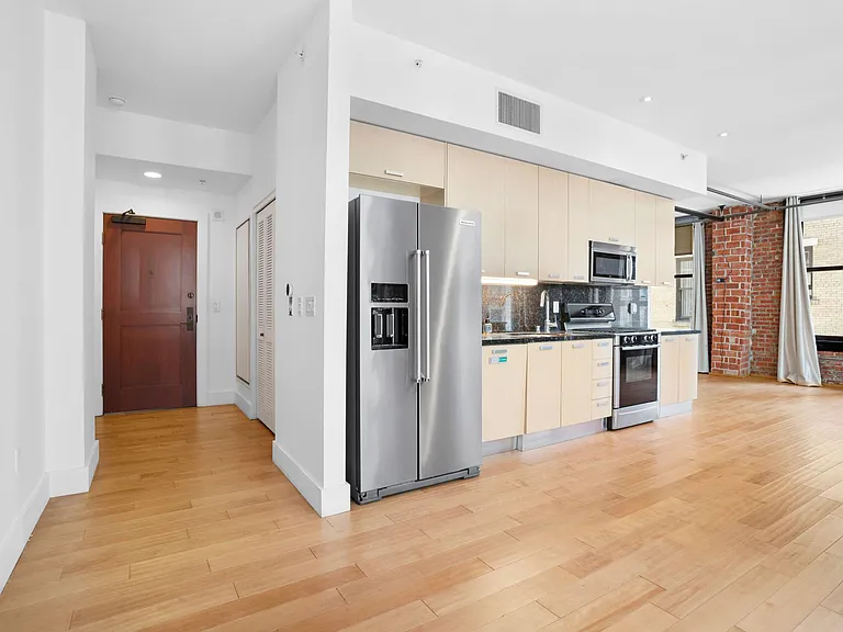 460 S Spring St #512 — Photo 5