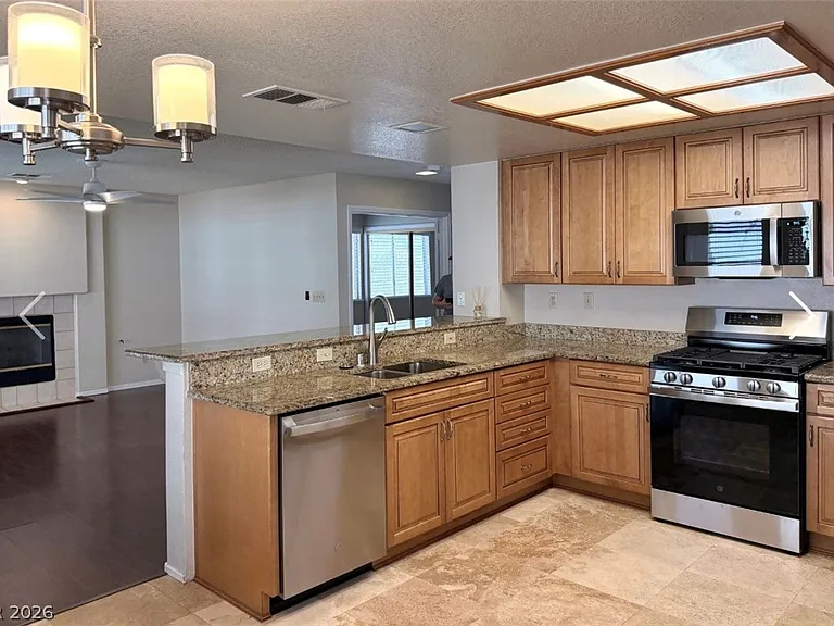 3317 Royal Glen Ct — Photo 16
