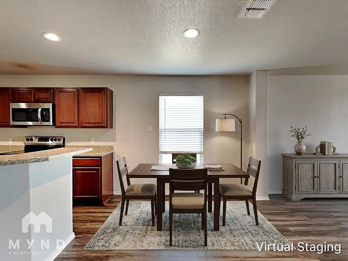 4 bed, 2.5 bath, 2168 sqft, $1,660 — Photo 4