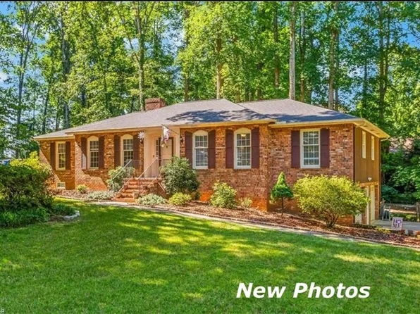 108 Spillsbury Ct, Clemmons, NC 27012