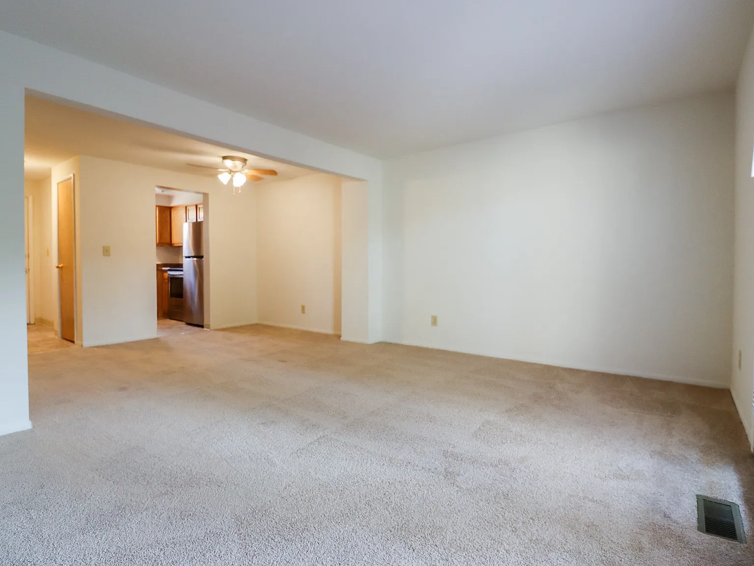 Kingswood Townhouses — Photo 2