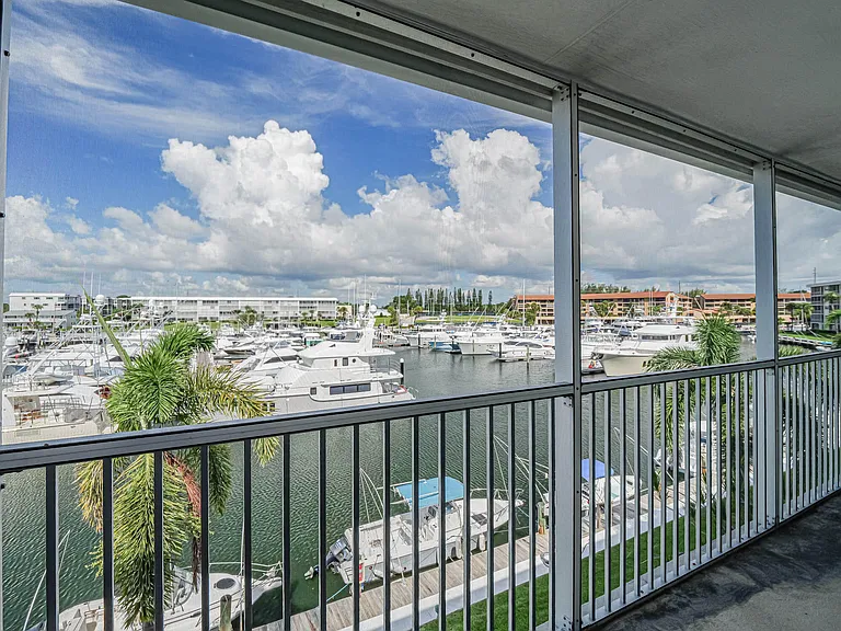 37 Yacht Club Dr #310 — Photo 27