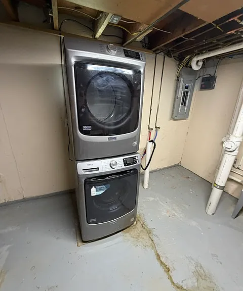 washer and dryer included