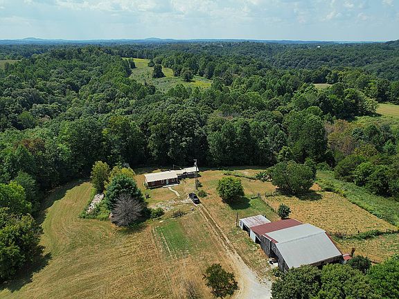 4th image of 587 Snow Rd